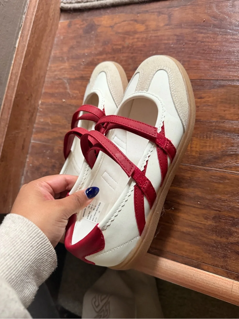 White and red flats (Size 6)